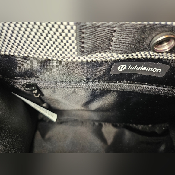 NEW w/ tag Lululemon Two Tone Canvas Tote Bag 4.5L Anchor / Light Ivory / Black - Picture 6 of 13